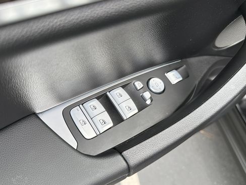 Certified 2023 BMW X4 xDrive30i w/ Premium Package image 17