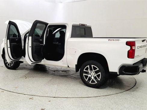 Used 2020 Chevrolet Silverado 1500 LT Trail Boss image 11