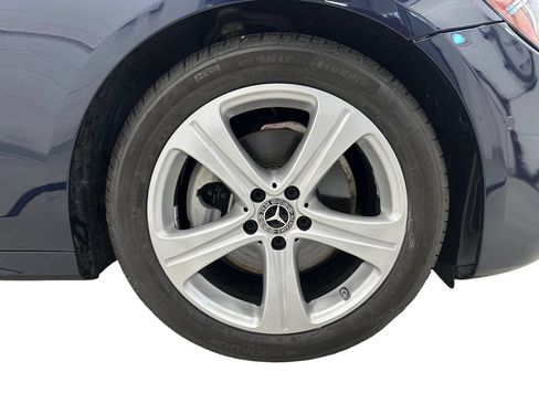 Used 2019 Mercedes-Benz E 300 4MATIC image 9