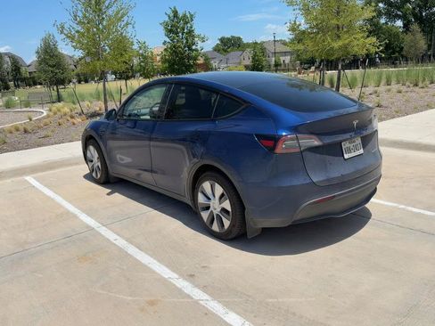 Used 2024 Tesla Model Y Long Range AWD/4WD image 4