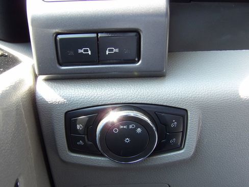 Used 2022 Ford F250 XLT w/ XLT Premium Package image 19