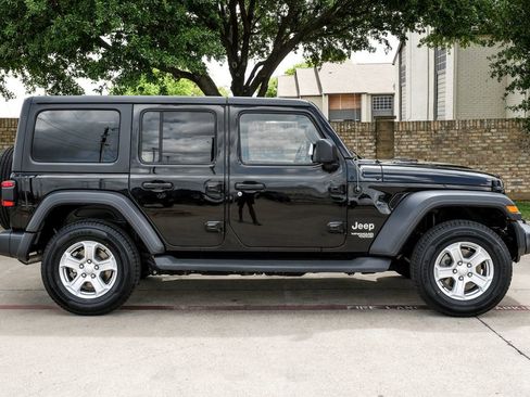 Used 2021 Jeep Wrangler Unlimited Sport image 15