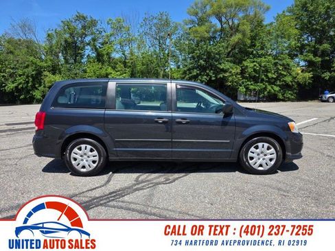 Used 2014 Dodge Grand Caravan American Value Package w/ UConnect Hands-Free Group FWD image 4