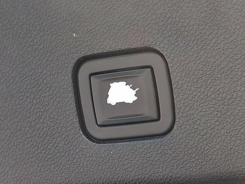 Used 2022 Cadillac XT6 Premium Luxury w/ Technology Package FWD image 39