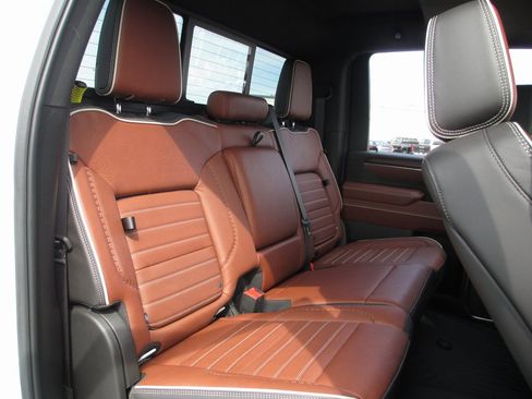 Used 2024 GMC Sierra 2500 Denali Ultimate w/ Max Trailering Package image 26