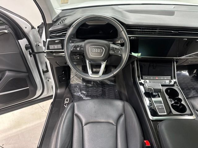 Used 2023 Audi Q7 3.0T Premium Plus w/ Premium Plus Package AWD/4WD image 17