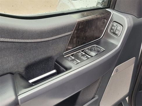 Used 2021 Ford F150 Lariat w/ Max Trailer Tow Package image 16