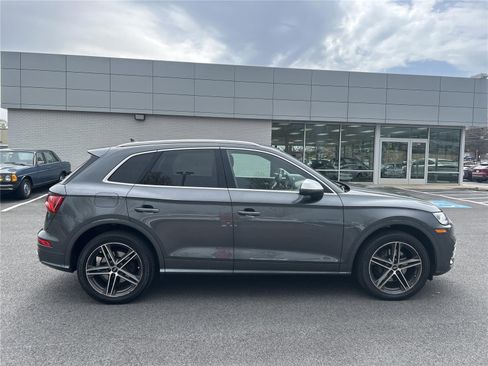 Used 2020 Audi SQ5 Premium Plus w/ Premium Plus Package image 6