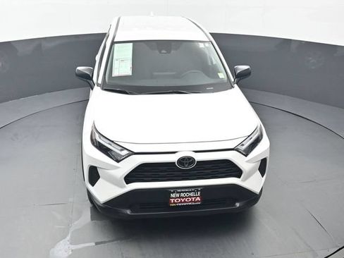 Used 2023 Toyota RAV4 LE AWD/4WD image 43