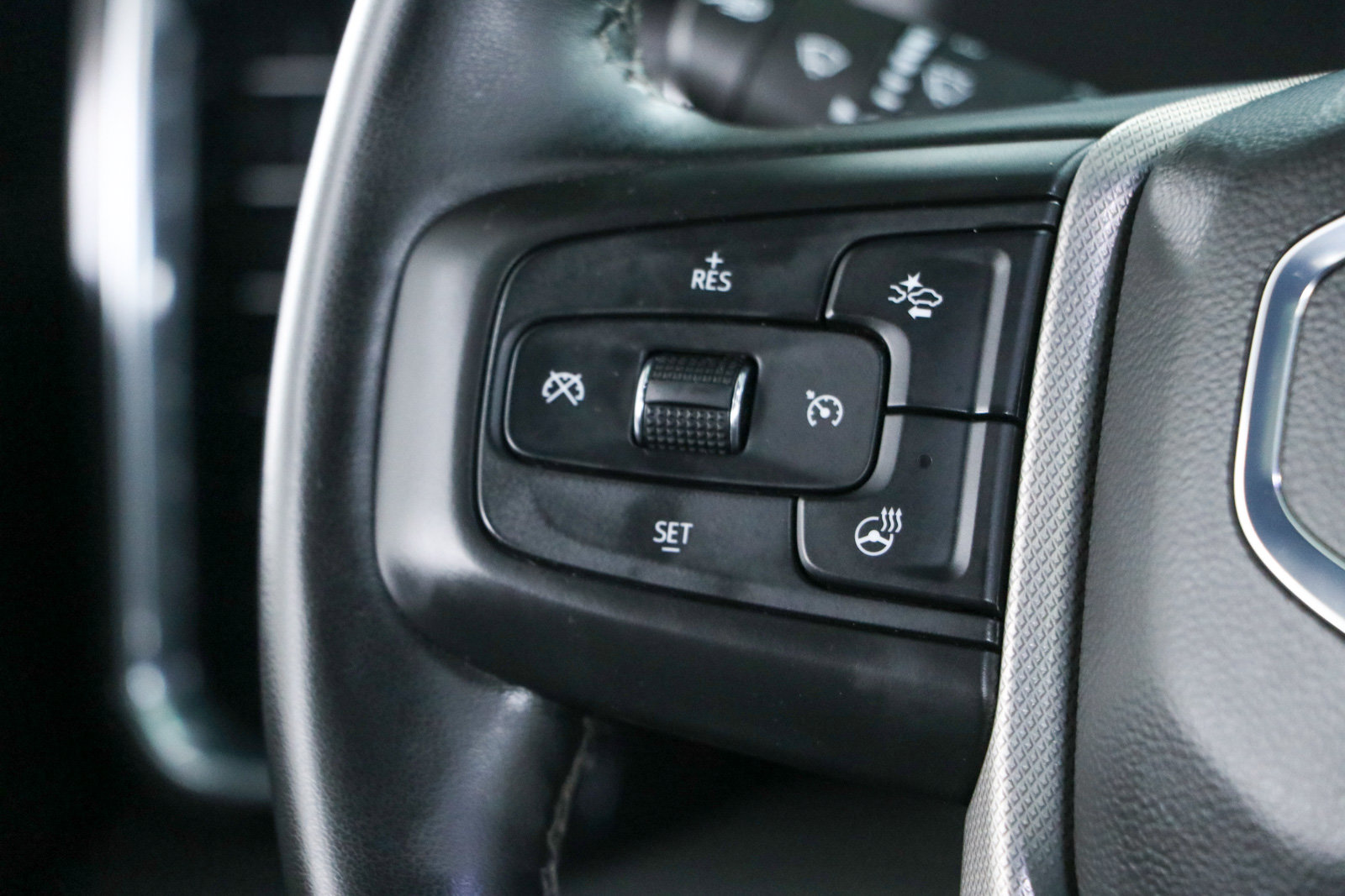 Used 2025 GMC Sierra 3500 Denali AWD/4WD image 14