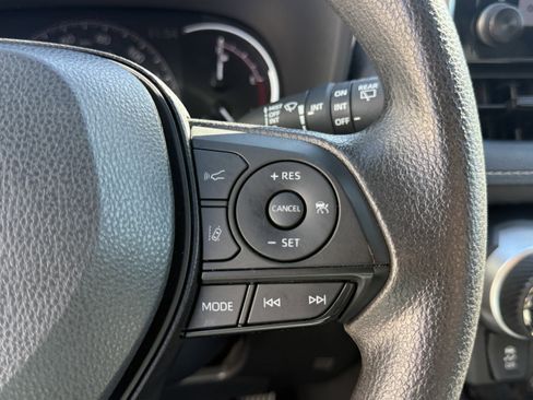 Used 2024 Toyota RAV4 XLE image 19