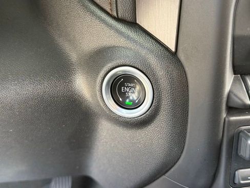 Used 2021 GMC Sierra 1500 AT4 w/ Technology Package AWD/4WD image 18