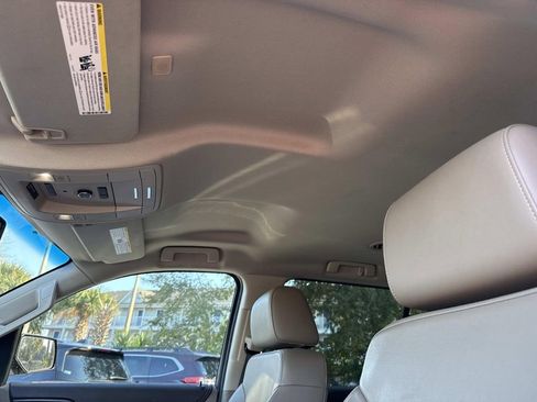 Used 2020 Chevrolet Suburban LT image 32