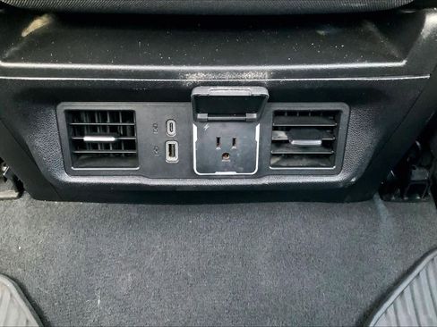 Used 2025 Chevrolet Silverado 1500 LT image 29