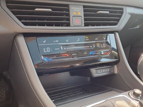 New 2025 Volkswagen Jetta SE image 11