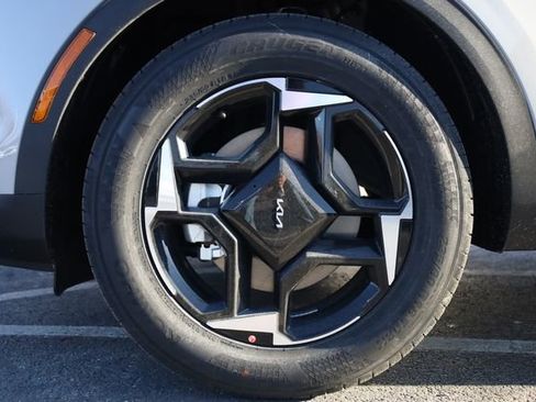 New 2026 Kia Sportage EX image 8