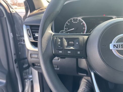 Used 2021 Nissan Rogue SV image 20