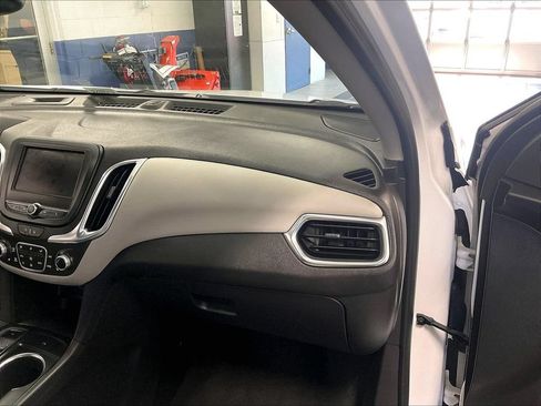 Used 2024 Chevrolet Equinox LT AWD/4WD image 13