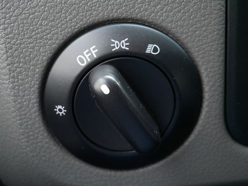 Used 2019 Nissan NV 3500 SL w/ Navigation Package image 16