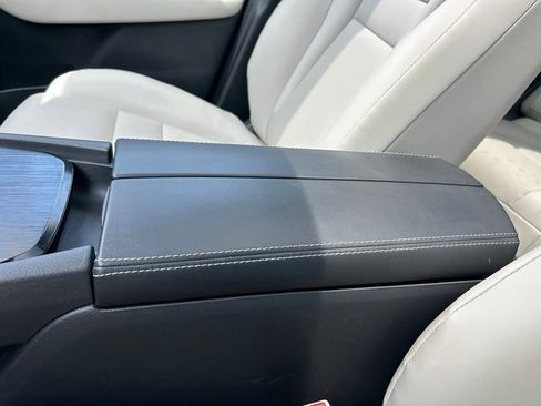 Certified 2021 Nissan Rogue SV w/ Premium Package FWD image 37