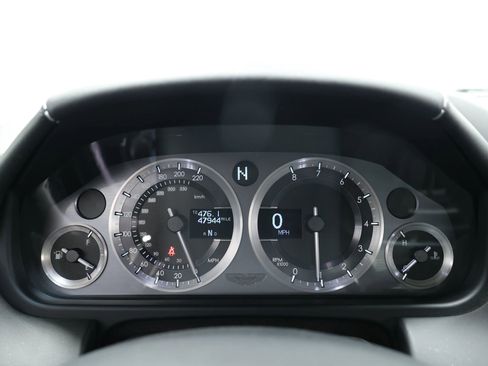 Used 2011 Aston Martin V8 Vantage Coupe RWD image 24