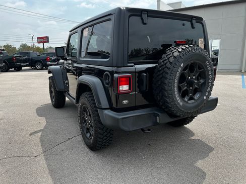 Used 2022 Jeep Wrangler Sport AWD/4WD image 5