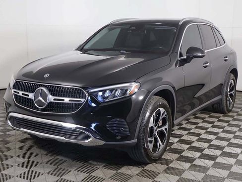 Used 2025 Mercedes-Benz GLC 350e 4MATIC image 9