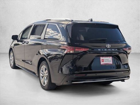 Certified 2021 Toyota Sienna Limited image 7
