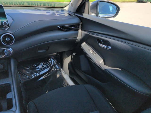 Used 2025 Nissan Sentra SV FWD image 17