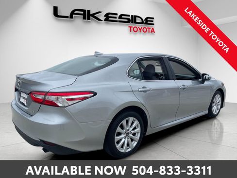 Used 2019 Toyota Camry LE image 6