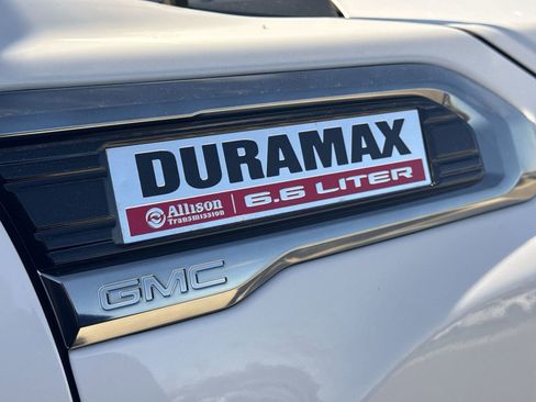 Used 2021 GMC Sierra 2500 AT4 w/ AT4 Premium Plus Package AWD/4WD image 17