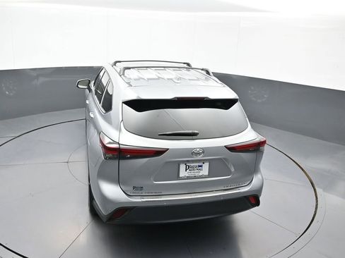 Certified 2024 Toyota Highlander Limited AWD/4WD image 41