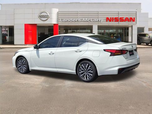 New 2026 Nissan Altima 2.5 SV FWD image 5