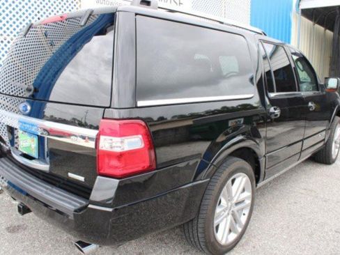Used 2017 Ford Expedition EL Platinum image 3