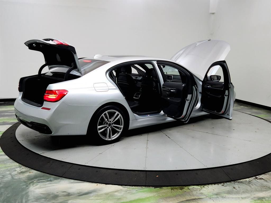 Used 2016 BMW 750i xDrive AWD/4WD image 11