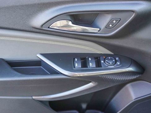 New 2026 Chevrolet Trax ACTIV w/ Sunroof Package FWD image 18