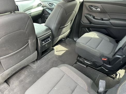 Used 2020 Chevrolet Traverse LT image 13