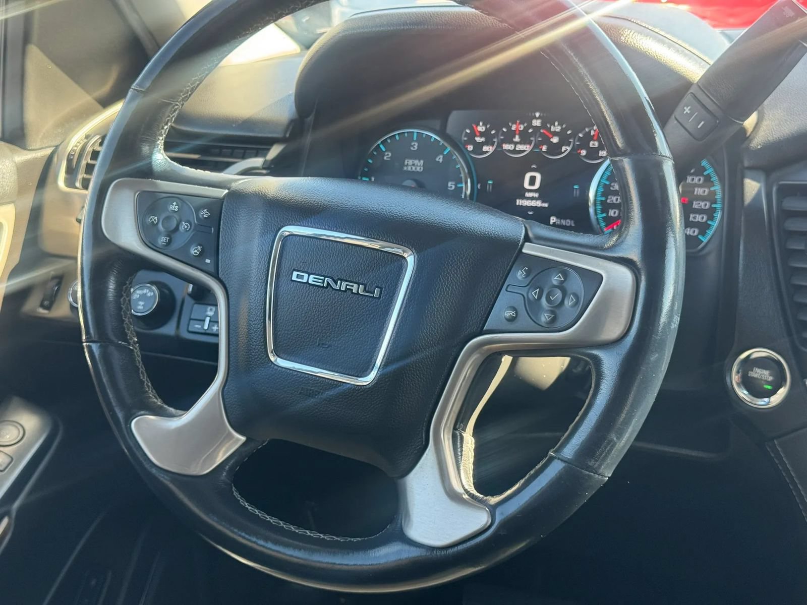 Used 2019 GMC Yukon Denali w/ Open Road Package AWD/4WD image 32