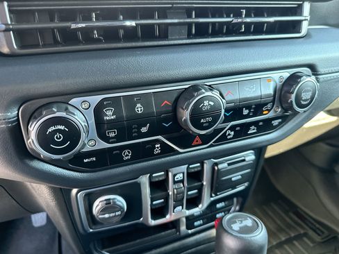 Used 2024 Jeep Wrangler Sahara w/ Technology Group image 19