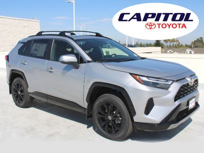 New 2025 Toyota RAV4 SE