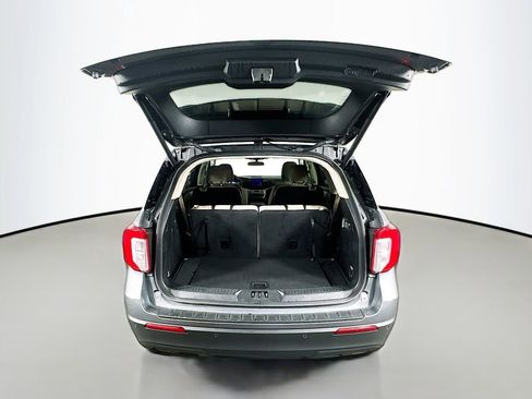 Used 2023 Ford Explorer XLT image 29