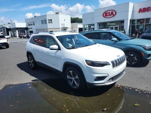 Used 2019 Jeep Cherokee Limited AWD/4WD image 2