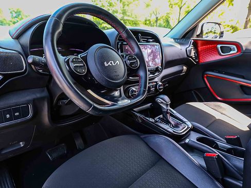 Certified 2023 Kia Soul GT-Line FWD image 7