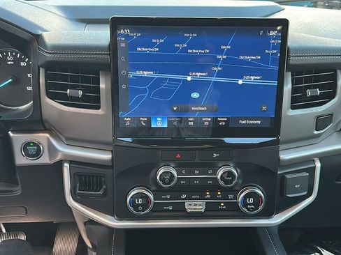 Used 2023 Ford Expedition XLT image 24