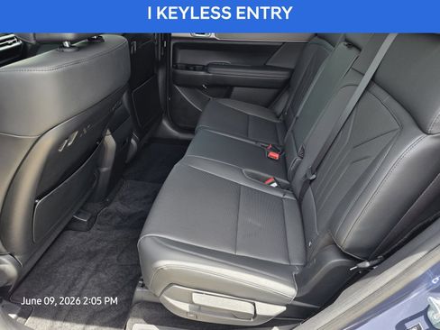 Used 2026 Hyundai Santa Fe SEL FWD image 16