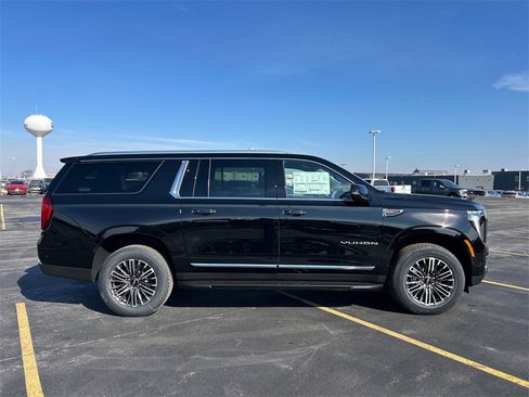 New 2026 GMC Yukon XL Elevation w/ Elevation Premium Package image 9