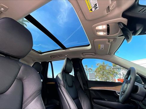 Used 2024 Volvo XC90 B6 Plus image 22