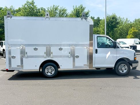 New 2025 Chevrolet Express 3500 w/ Power Convenience Package image 14