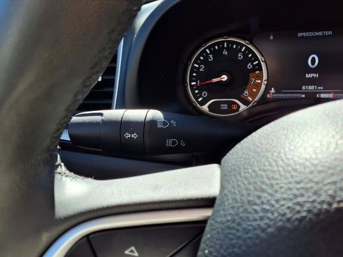 Used 2021 Jeep Renegade Latitude image 14