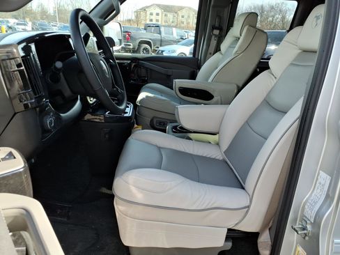 New 2025 GMC Savana 2500 w/ Driver Convenience Package image 4